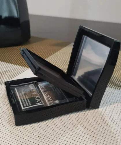 Estojo Compacto Magnético Mary Kay