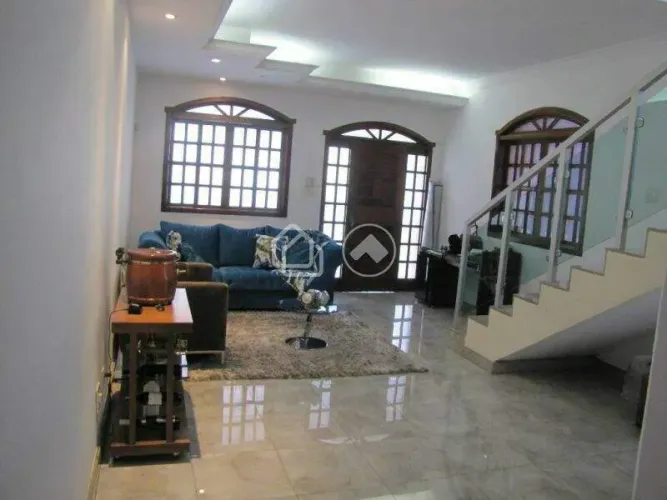 Casa com 3 quartos à venda, 234 m² por R$ 980.000 - Serrano - Belo Horizonte/MG