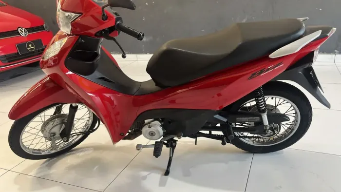 vendo biz es 125 2025/2026 com apenas 6244 km moto impecável 15.200 entrego transferida