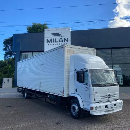 CAMINHÃO BAÚ MERCEDES 1718 4X2 11m
