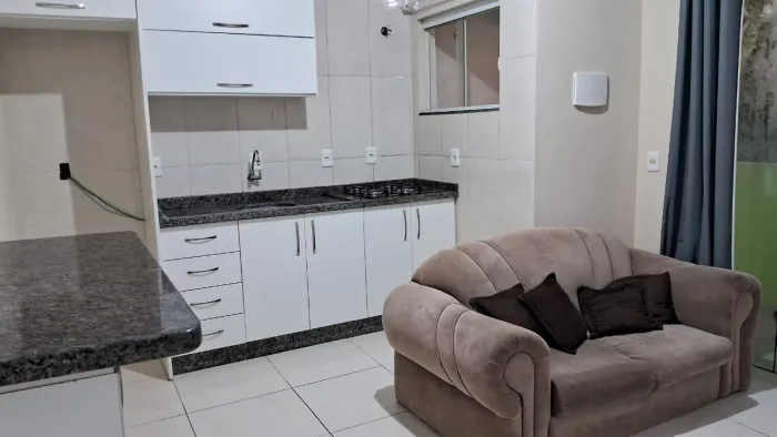 Alugo apartamento de 1 quarto.