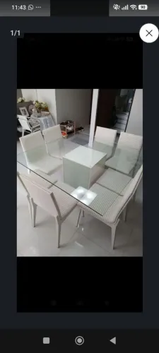 Vendo linda mesa de jantar.