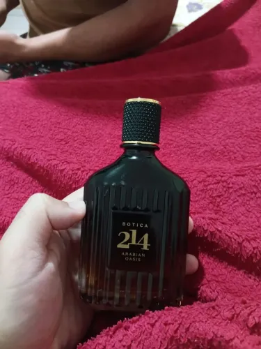 Perfume botica 214 usado tres vezes