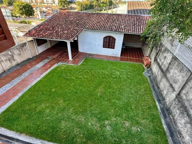 EXCELENTE CASA À VENDA - 292m² - 6 DORMITÓRIOS - EM COQUEIROS, FLORIANÓPOLIS