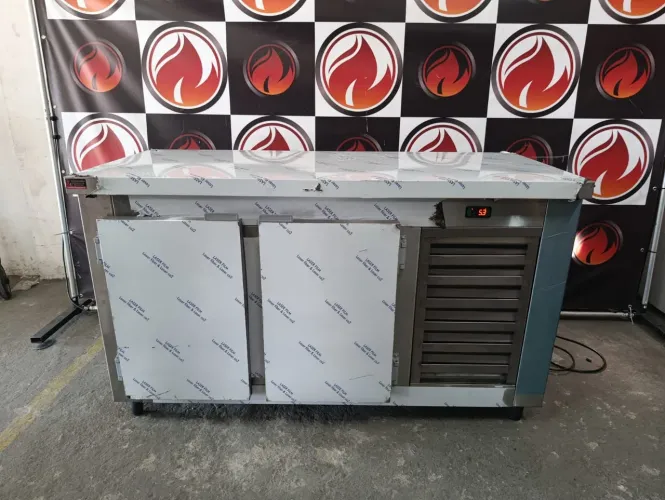 Balcão refrigerado 220 volts 2 portas industrial todo no aço inox por dentro e por fora 
