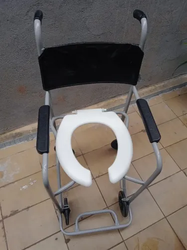 Cadeira banho c/ rodas