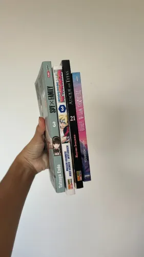 Mangá SpyXFamily 3 / Uma vida imortal 1 / Ataque dos titãs 21 / Boruto 3