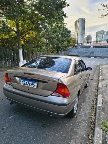 Ford Focus Sedan 2.0 16v/2.0 16V Flex 4P Aut. 2005