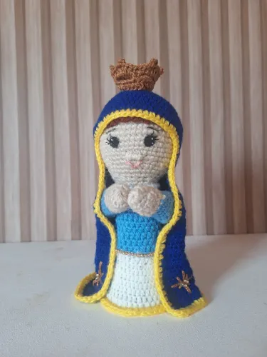 Imagem Nossa Senhora em crochê amigurumi