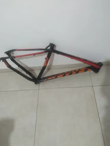 Quadro trincado de bike scott 