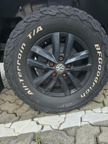 Pintura e reforma de rodas automotivas nacionais e Importadas vários acabamentos