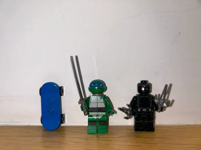 Kit Lego Tartarugas Ninja Leonardo + Soldado Foot Clan Com Acessórios