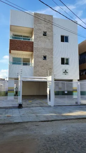 Apartamento no Bessa, 2 qut. 2 wc 1 garagem.