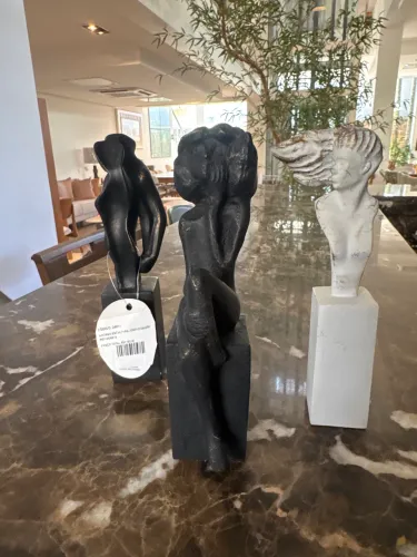 Conjunto três estátuas decorativas (de 1185,00 por 220,00)