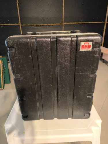 Rack case SKB (made in USA) 58 cm padrão 19. Perfeito perfeito 