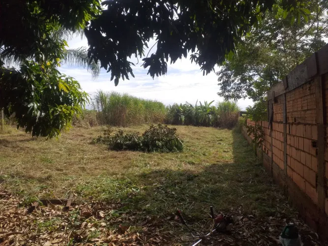Vende de se terreno 2 mil metros excelente para construir barracão terreno plaino 