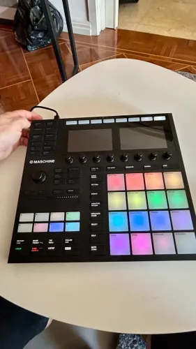 Maschine Mk3 Native Instruments (nao Akai mpc) ZERADA! Garantia!