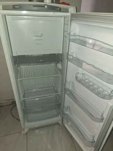 Geladeira em ótimas condições 