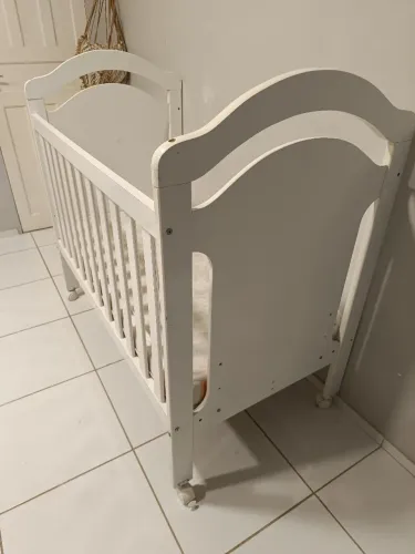 Berço semi-novo 