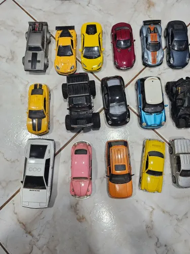 Lote miniaturas de diferentes escalas -