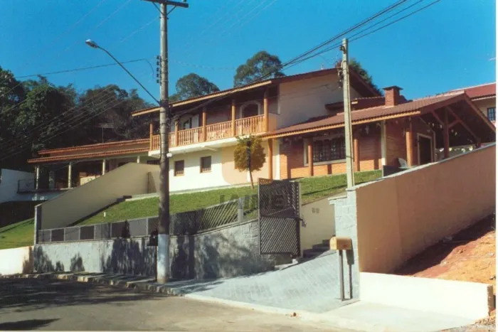Condominio Fechado, 04 dormitórios, 03 vagas em Arujá
