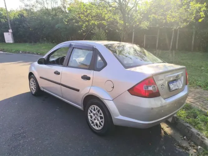 Ford Fiesta Sed. Personnalite 1.0 8V 4P 2005