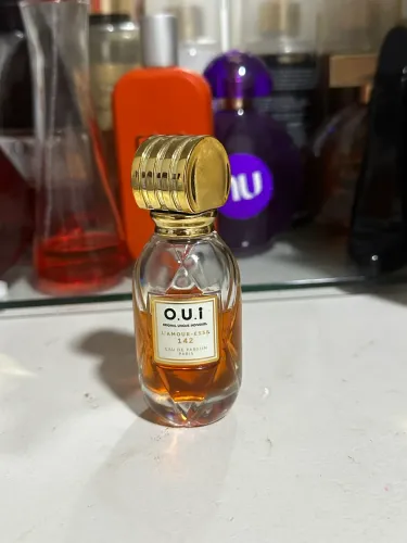 Oui 142 com cerca de 25 ml