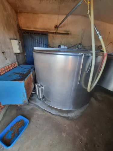 Kit Completo Leite: Tanque 3000L + Ordenhadeira 10 Conjuntos + Cochos (valor a combinar)