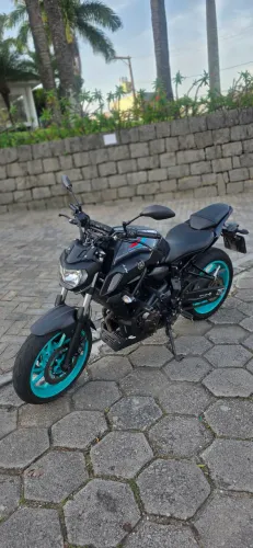 Yamaha MT-07 ABS 2024 - 15k km - Recheada de Acessórios (Somente Venda)