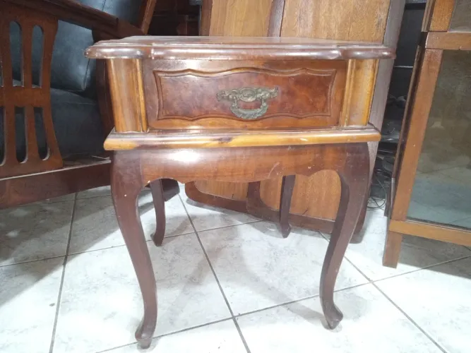 Banqueta de madeira 