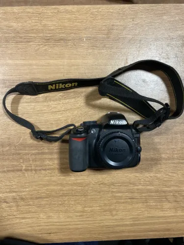Câmera D3100 QUEBRADA, para retirada de peças