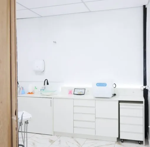 VENDE-SE CLÍNICA RADIOLÓGICA - COM SALA PARA ATENDIMENTO - FAZENDA RIO GRANDE/PR *