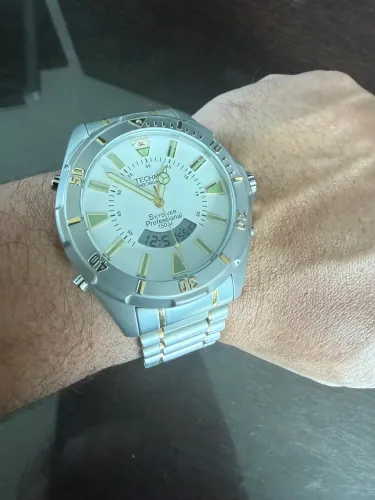 Relógio Technos Skydiver 150m