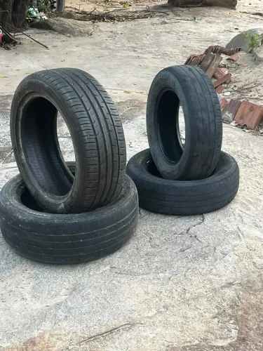 Pneu usados semi novos 2 foi tirado Corolla 2 do siena