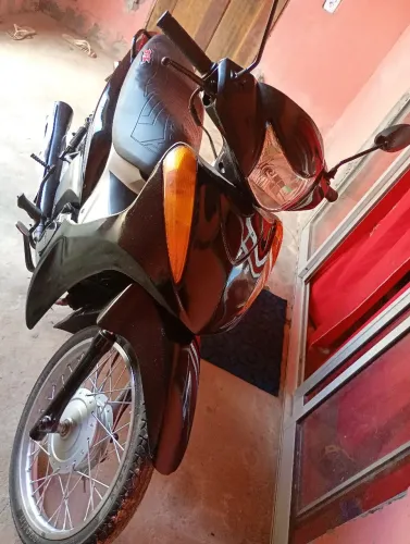 Vendo moto biz ,selada e quitada