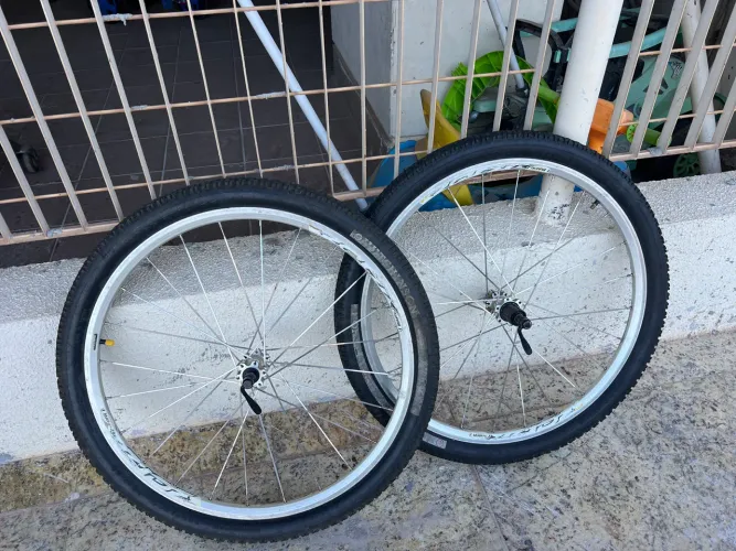 Roda Mavic Cross Ride disc e V-Brake aro 26