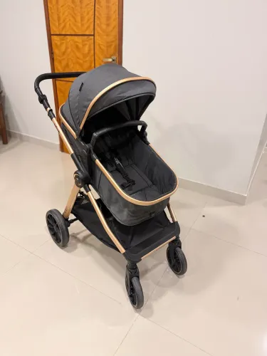 Carrinho de bebê :extremamente novo, usado poucas vezes