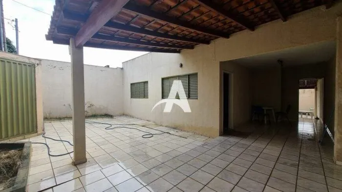 Casa para aluguel, 2 quartos, 1 suíte, 3 vagas, Cidade Jardim - Uberlândia/MG