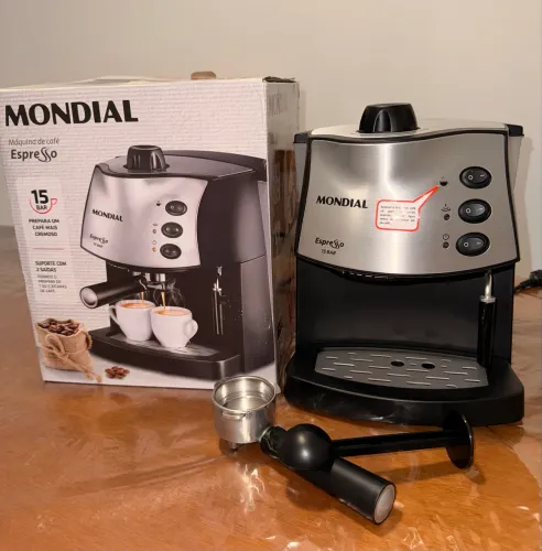 Máquina de Café expresso Mondial 