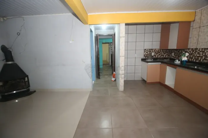 Casa com 4 quartos na Avenida Vinte e Cinco de Julho em Pelotas