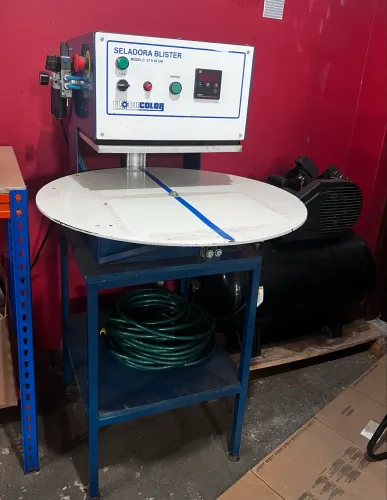 Máquina blister / seladora com compressor Schulz 100 Litros Pro