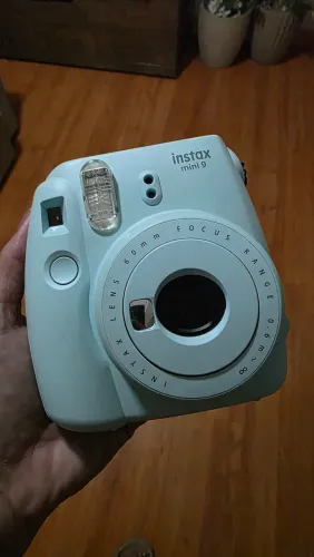 Instax mini 9 com cartucho de fotos