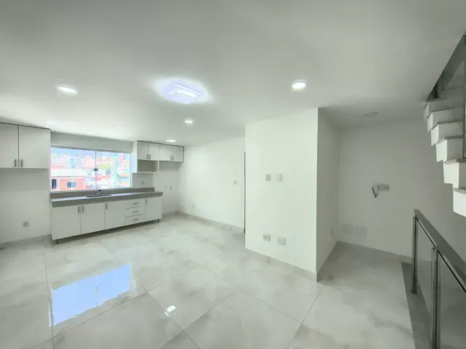 Apartamento Novo de Segundo Andar para Alugar no Vale Verde