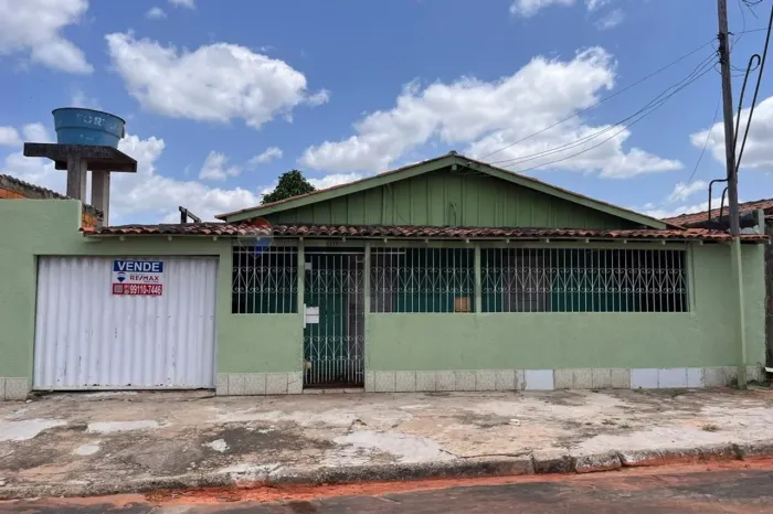 CASA À VENDA NO BAIRRO JARDIM CAMBOATÃ