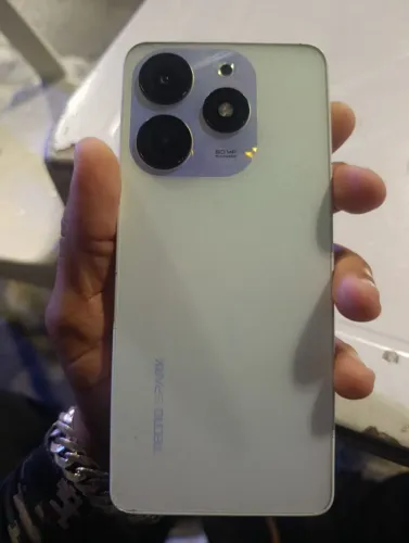 Celular top Techno sparck 10 pro 