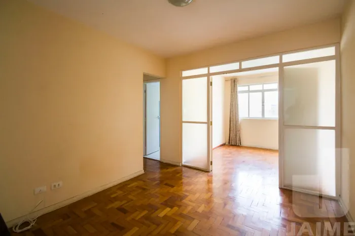 Apartamento 1 dorm na Rua Martim Francisco, Higienópolis Ed. Adm Jaime