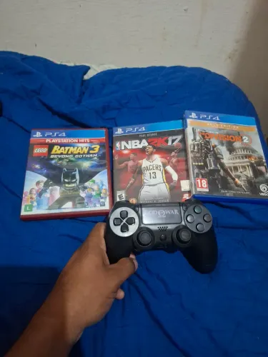 Jogos ps4 e um controle sem fio