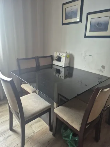 Mesa de jantar com 5 cadeiras