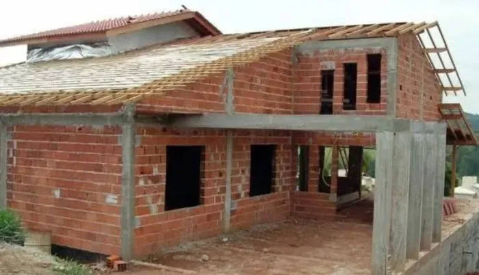 Pedreiro mestre de obra da fundação ao acabamento 