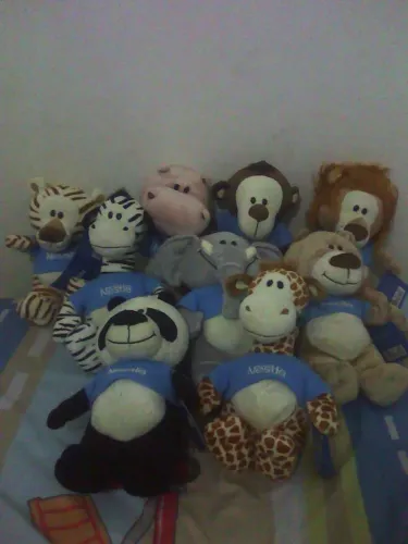 Vendo ursos de pelúcia da Nestlé